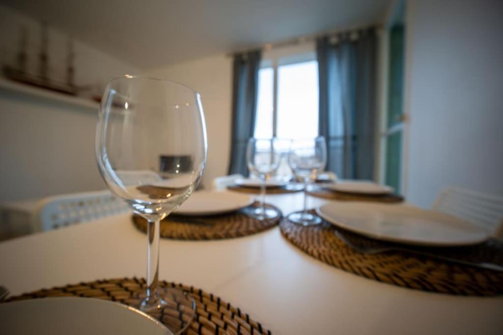 Fully Equipped Apartment Balcony Sleeps 7 Wifi Marsella Exterior foto